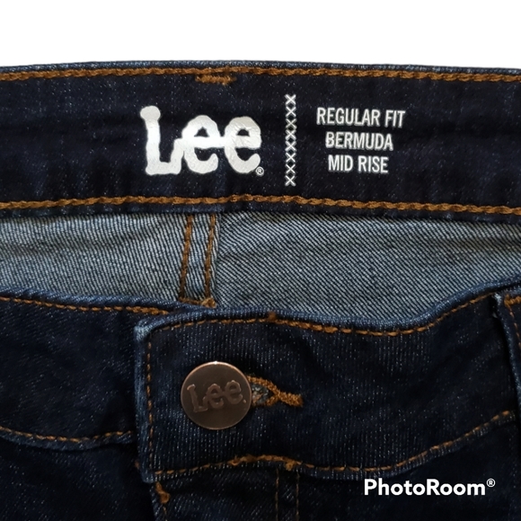 Lee Womens Regular Fit Summer Bermuda Midrise Dark Wash Jean Shorts Size 22M - Picture 4 of 8